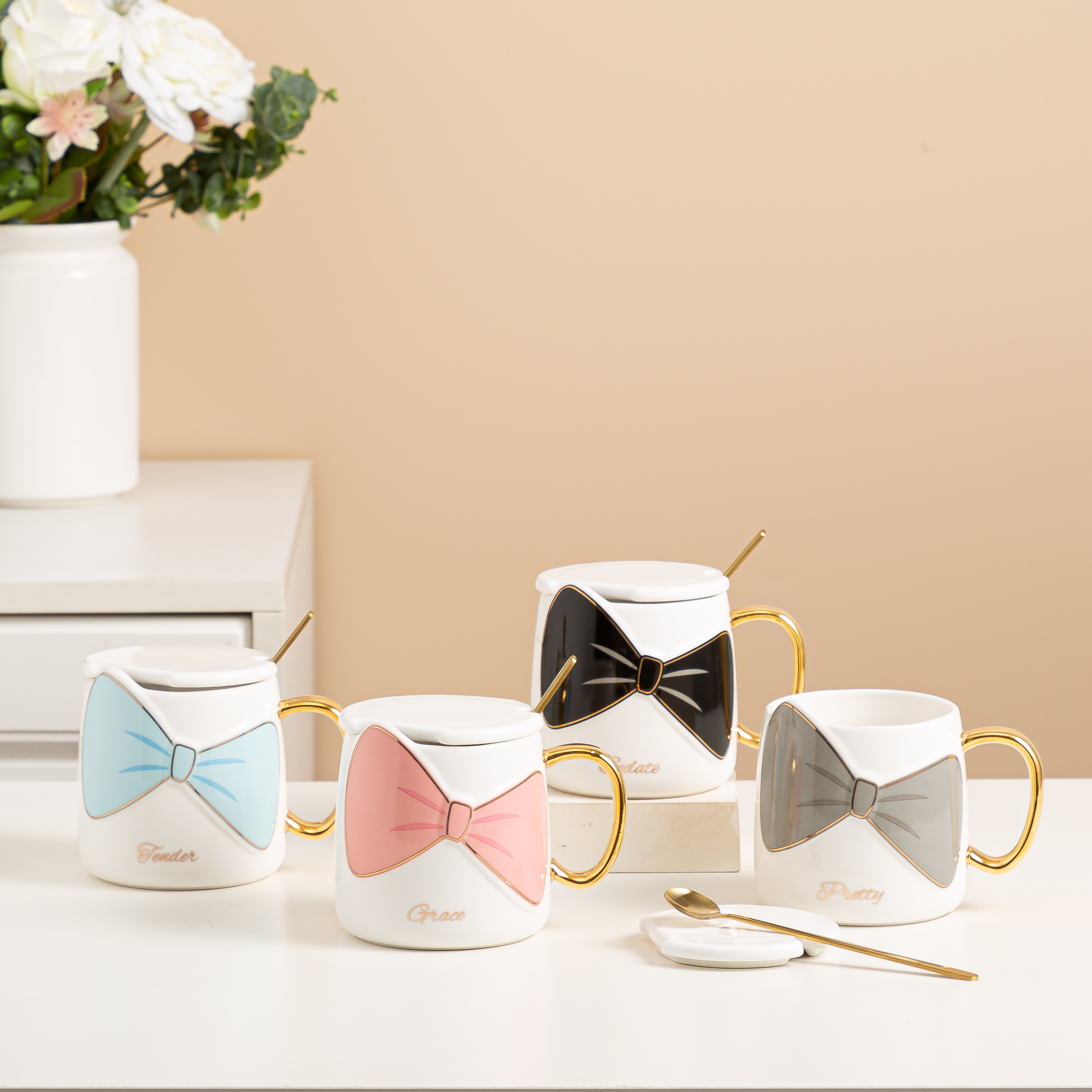 创意陶瓷杯带盖勺可爱浮雕蝴蝶结杯把描金马克杯礼品活动杯子批发