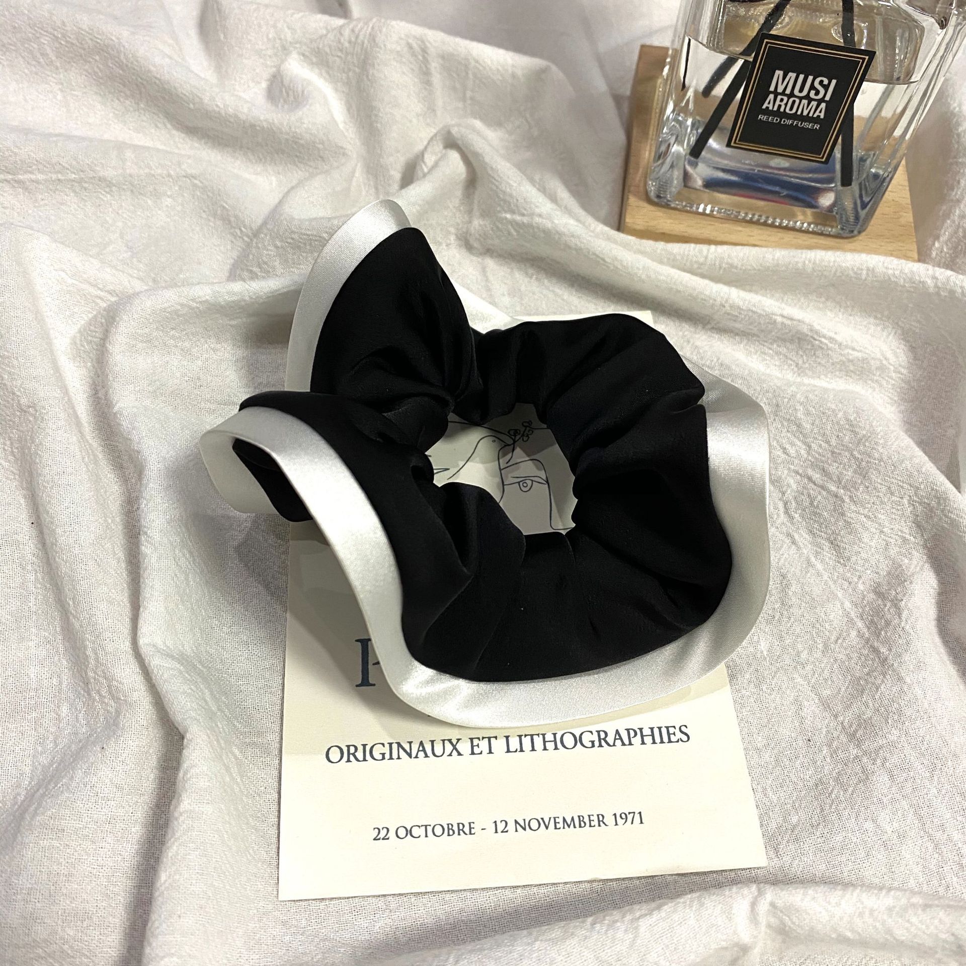 韩国东大门ins精品黑色小香风气质布艺盘头发皮套发圈女猪大肠圈