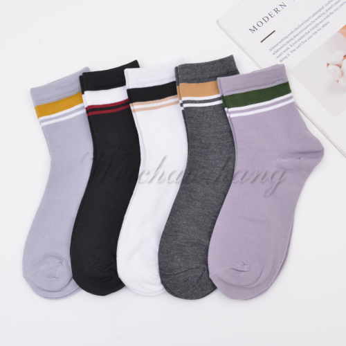 striped pattern mixed color socks gentlemen‘s socks men‘s ins hip-hop fashion personality medium stockings japanese street athletic socks