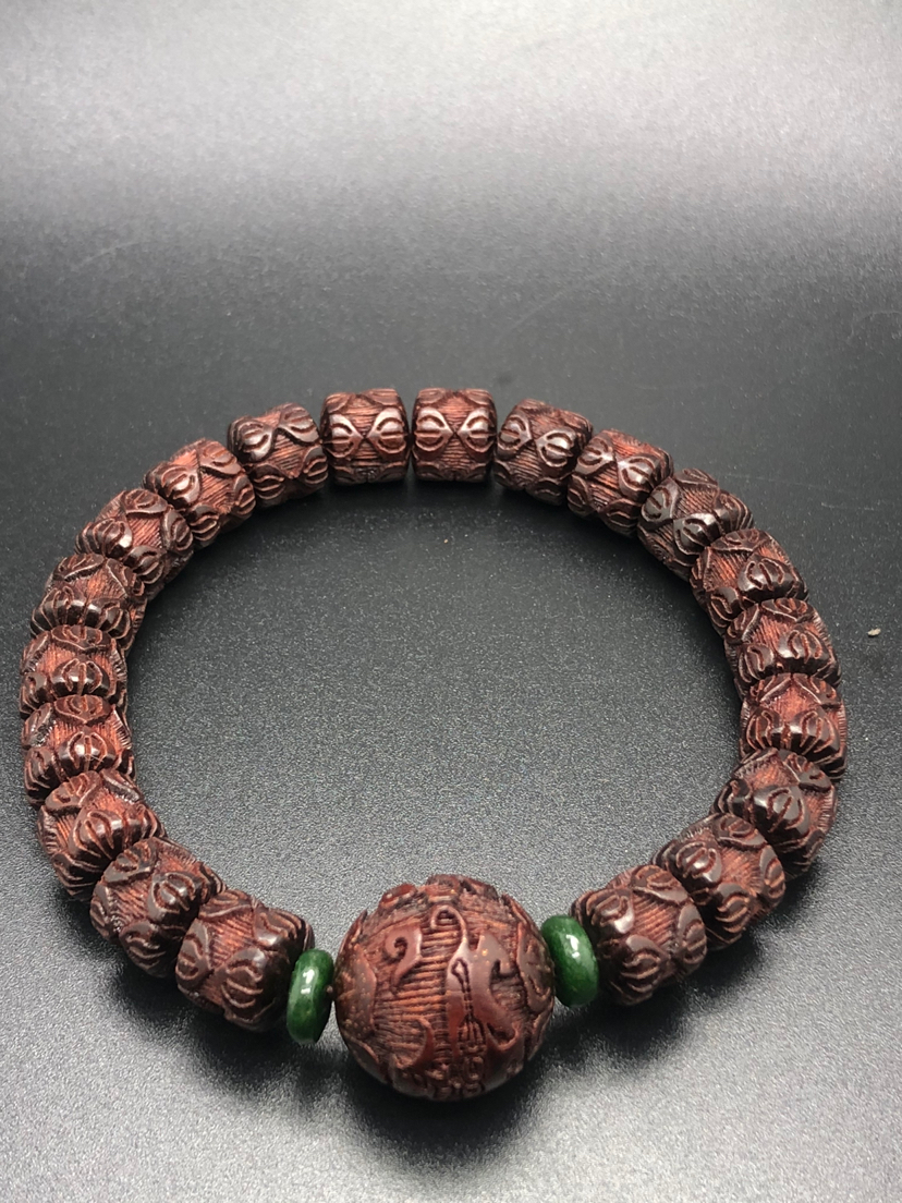 小叶紫檀全雕刻双面莲花0.8桶佛珠