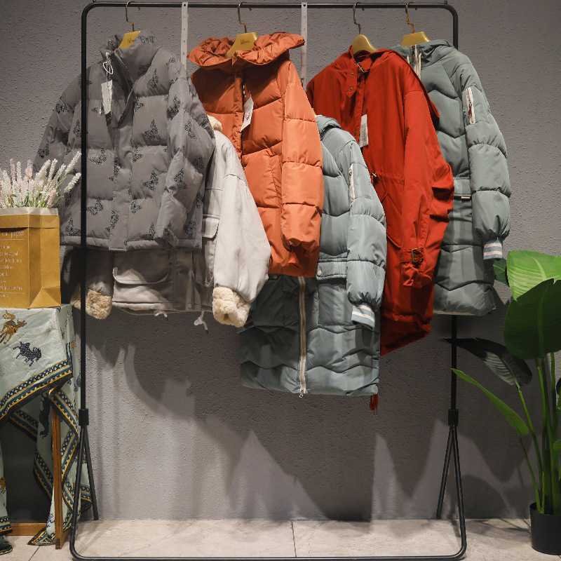 江南布衣品牌折扣女装乐町羽绒服撤柜走份剪标派克服尾货服装反季