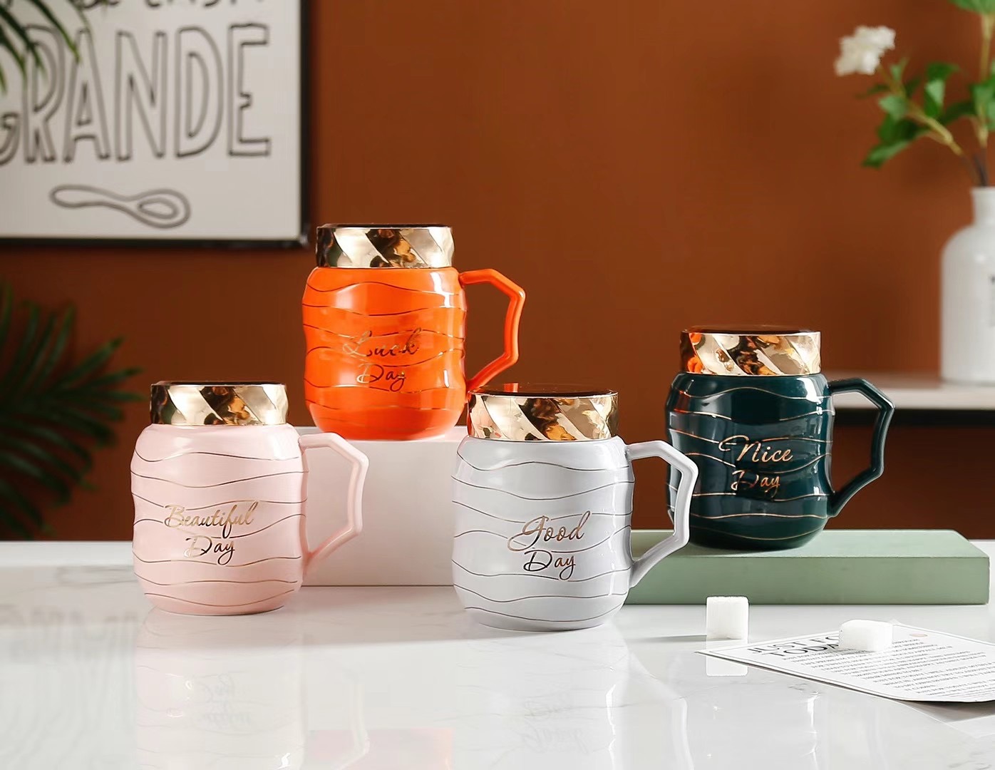 描金螺纹镜面杯