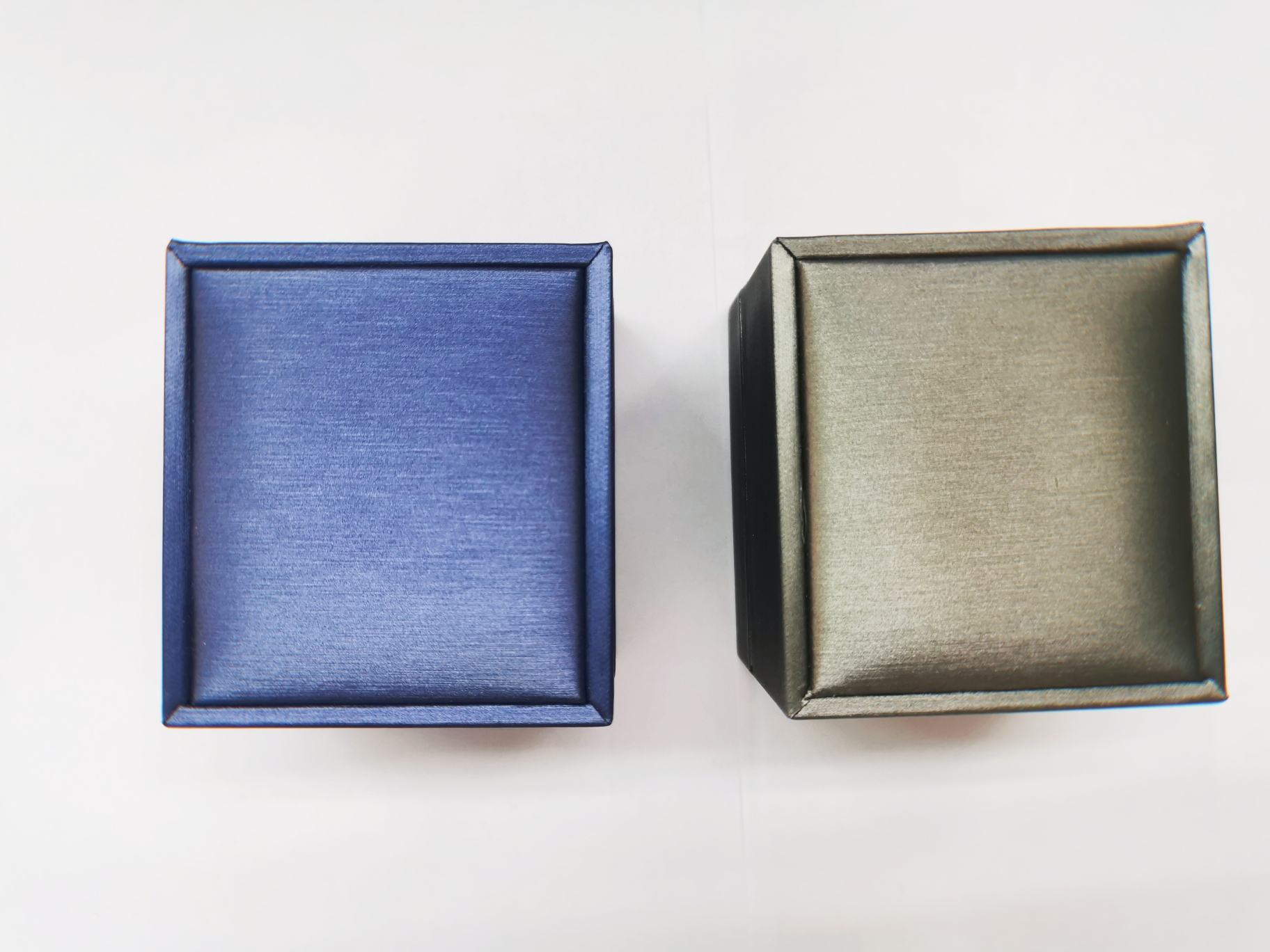 pu拉丝皮首饰盒戒指珠宝盒 饰品翻盖包装盒厂家直销