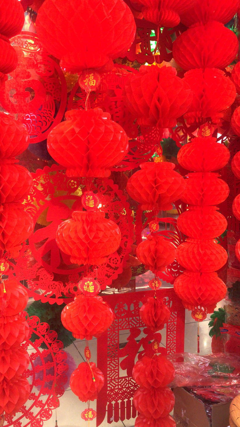 各种尺寸塑料宫灯