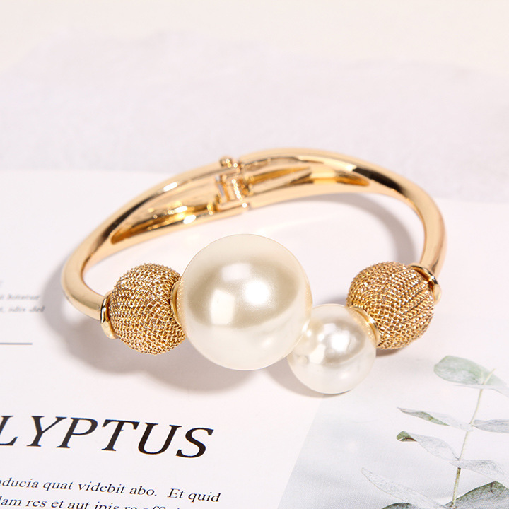 欧美夸张大珍珠合金开口手镯女日韩时尚设计朋克个性百搭手镯