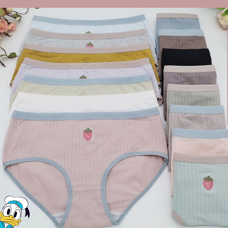 女士三角裤 2021热销款可爱卡通印花低腰内裤 新款棉质透气内裤女