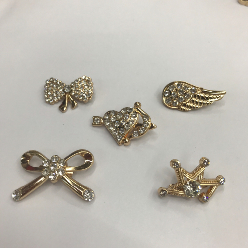Zinc Alloy Hardware with Rhinestone Bow Love Five-Pointed Star Wings Brooch Available Shoe Buckle Clothing Buckle Hat Buckle