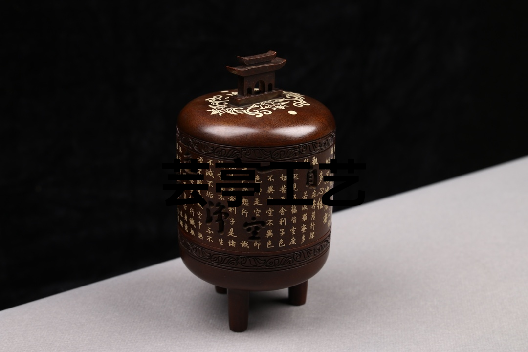 品名：《三门》
尺寸：高14，宽7.6，重量756
佛教中的三门的意思