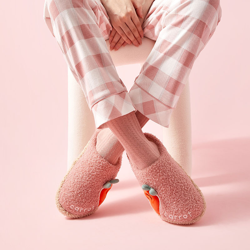 新款拖鞋2021秋冬季可爱包头居家室内保暖毛绒胡萝卜情侣棉拖鞋