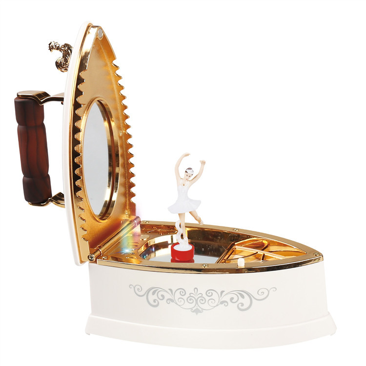 中夫新款旋转跳舞小女孩熨斗音乐盒八音盒摆件儿童学生生日礼物