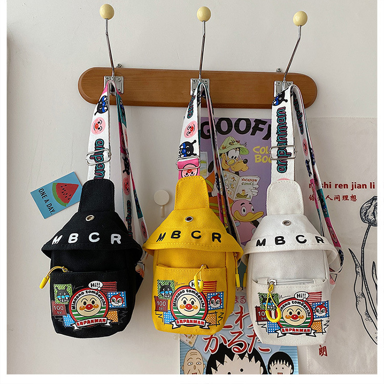 可爱面包超人帆布包2021男童女童卡通斜挎包网红时尚洋气儿童胸包