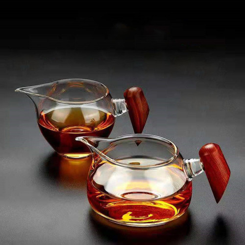 Side Wooden Handle Glass Fair Cup Household Glass Tea Seafood Tea Dispenser Tea Pourer Wooden Handle Glass Cup Tea Cup
