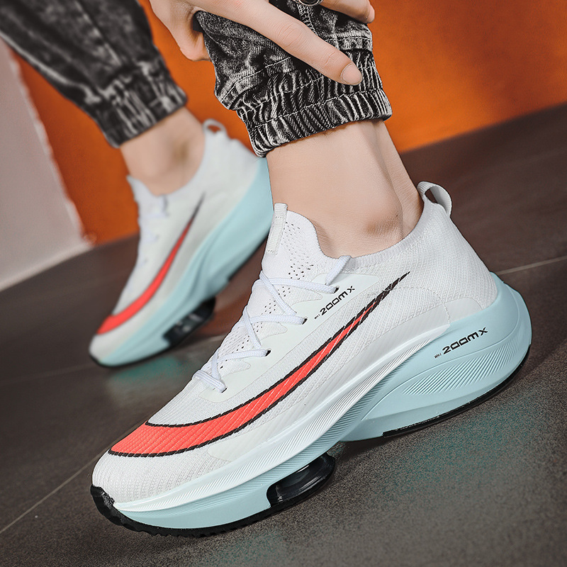 新款百搭鞋飞织面运动男鞋橡胶底透气时尚跑步鞋