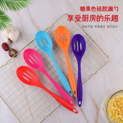 manufacturer‘s new products heat-resistant all-inclusive silicone spoon soup residue filter spoon creative hot pot small spoon silicone colander