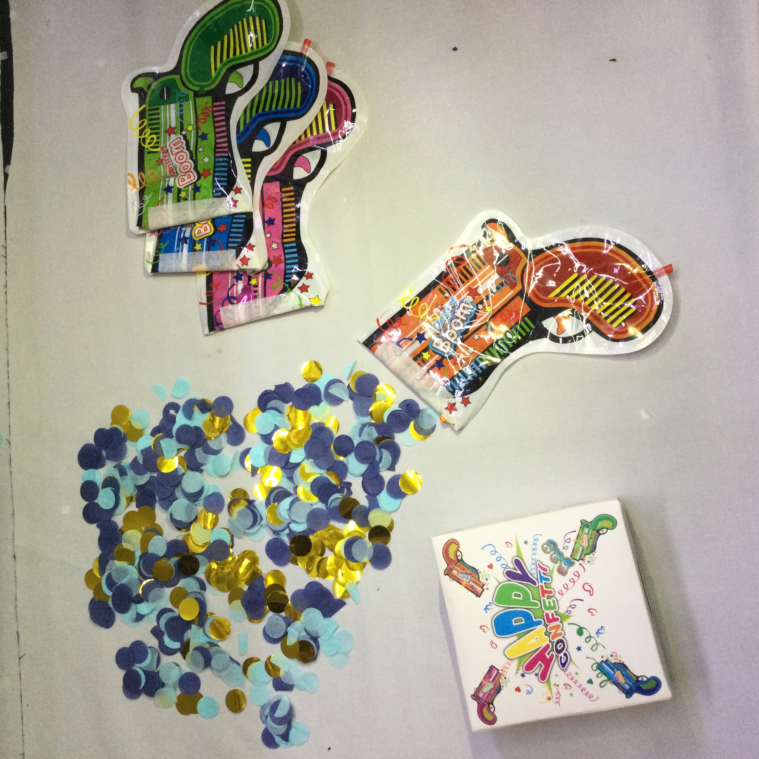 玩具派对礼花小手枪礼花小拉炮塑料枪派对儿童自己使用的玩具枪