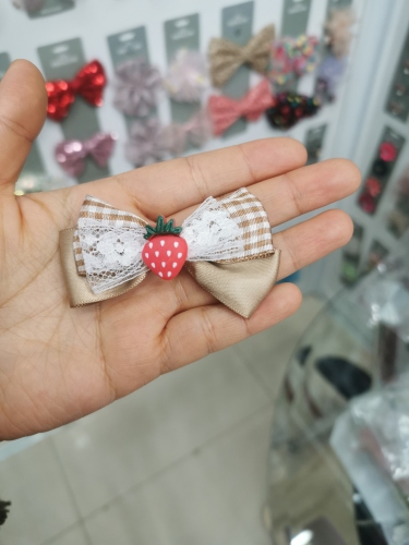2022 Popular Plaid Strawberry Bow Factory Direct Supply