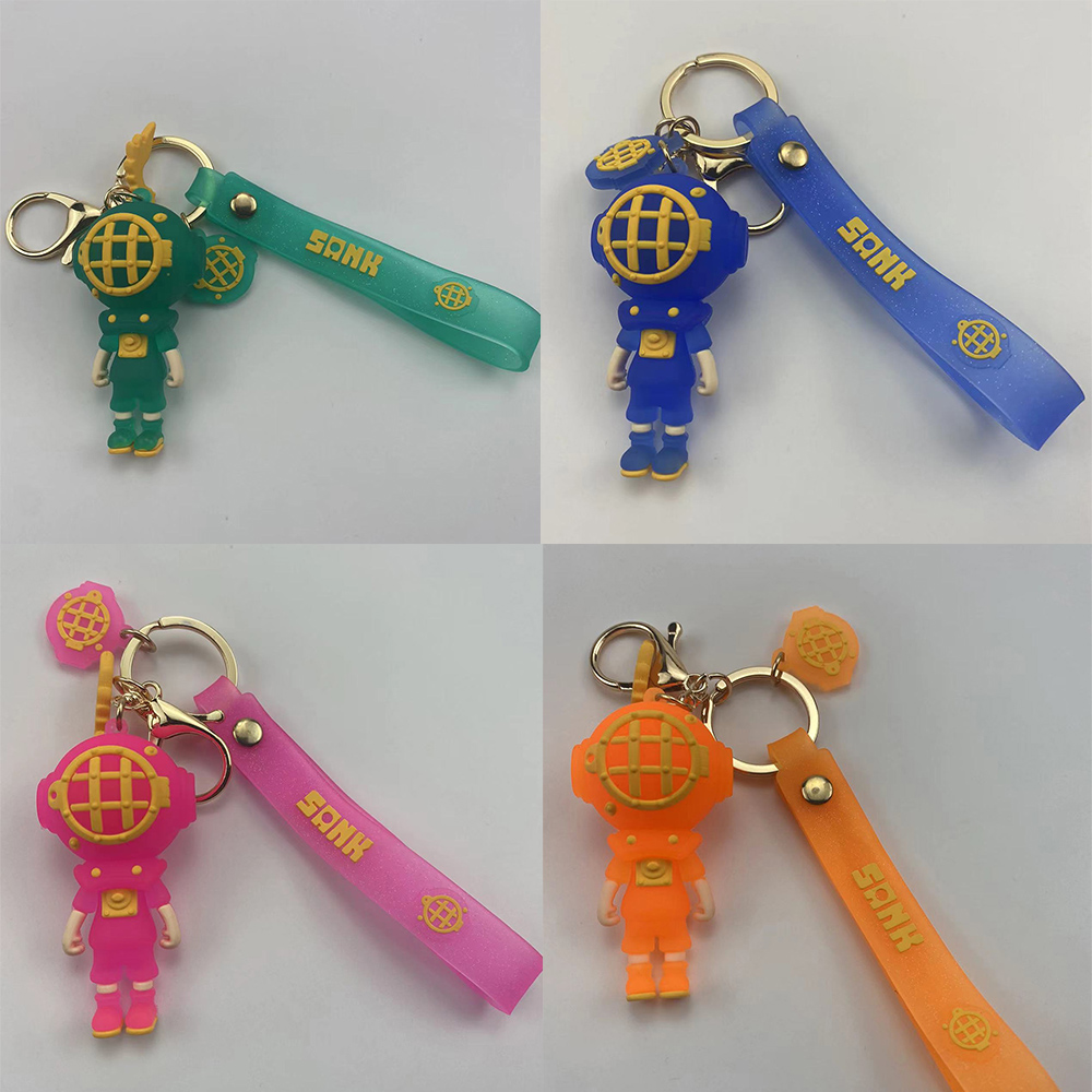 卡通动漫情侣款太空人格斗网格钥匙扣 PVC软胶公仔创意配饰小礼品