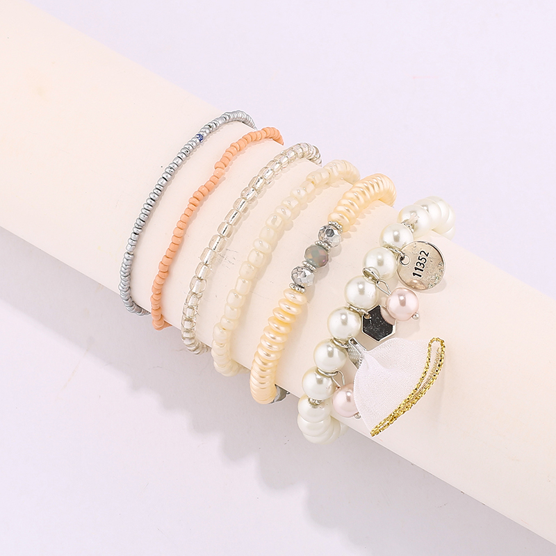 韩版清新甜美淡水珍珠多层手串时尚蕾丝英文字母银牌吊坠手链手饰