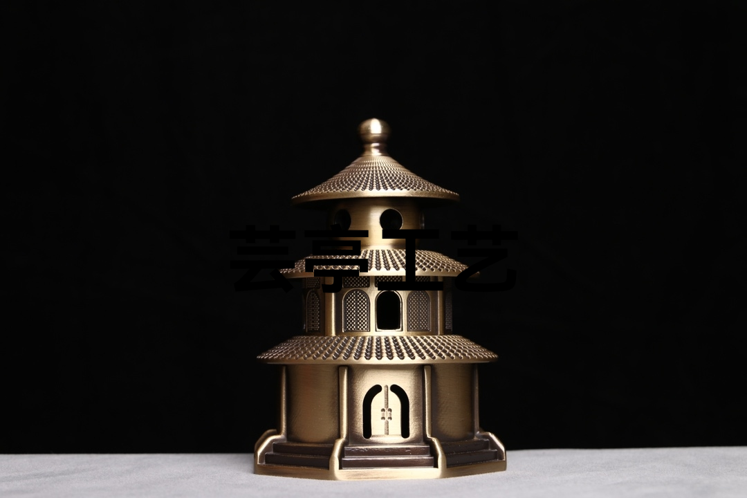 品名:天坛熏香炉
材质:黄铜
重量:785g
配葫芦香插
尺寸：12*9