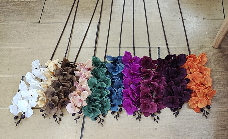 蝴蝶兰单支绢布仿真花婚庆酒店商场装饰花居家摆件假花拍摄道具