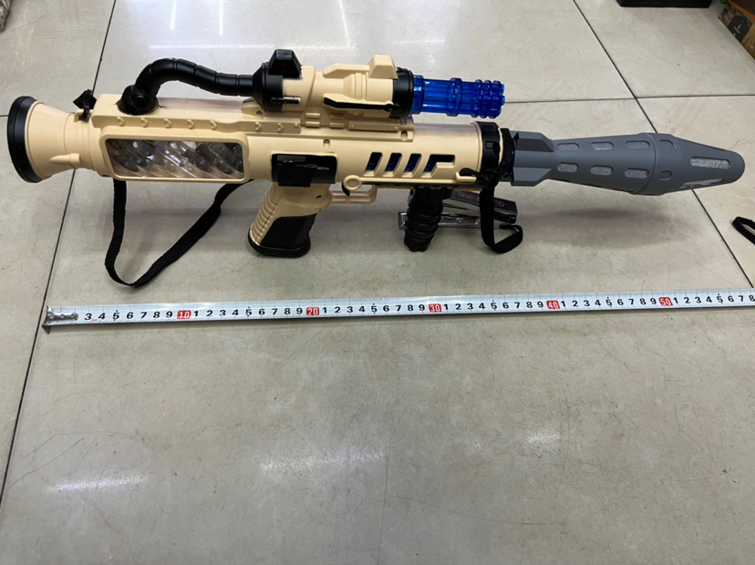 爆款喷漆电动导弹枪带彩屏、灯光、枪声、动作，彩盒包装