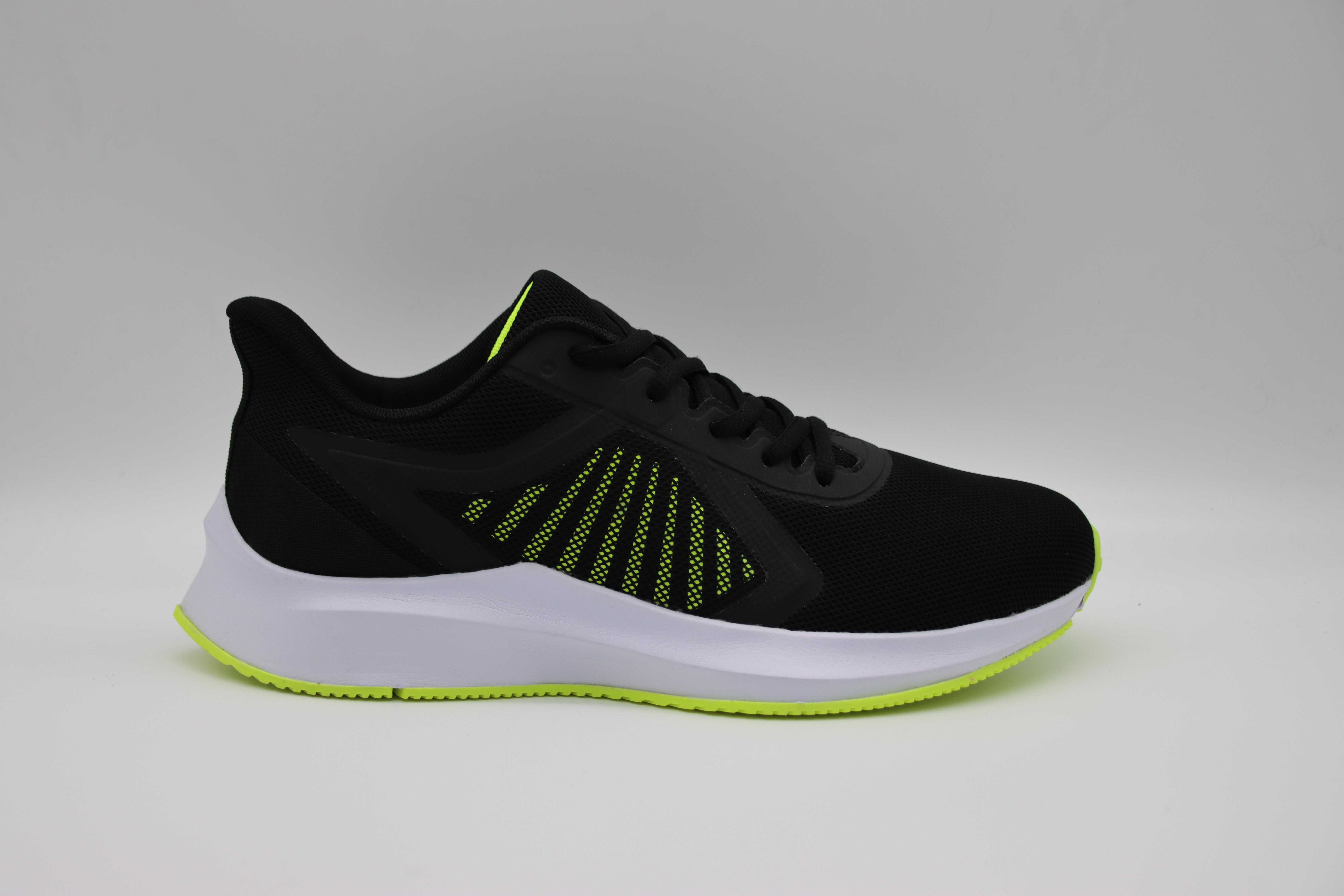 2021新款透气飞织休闲运动鞋低帮减震轻便网面透气跑步鞋