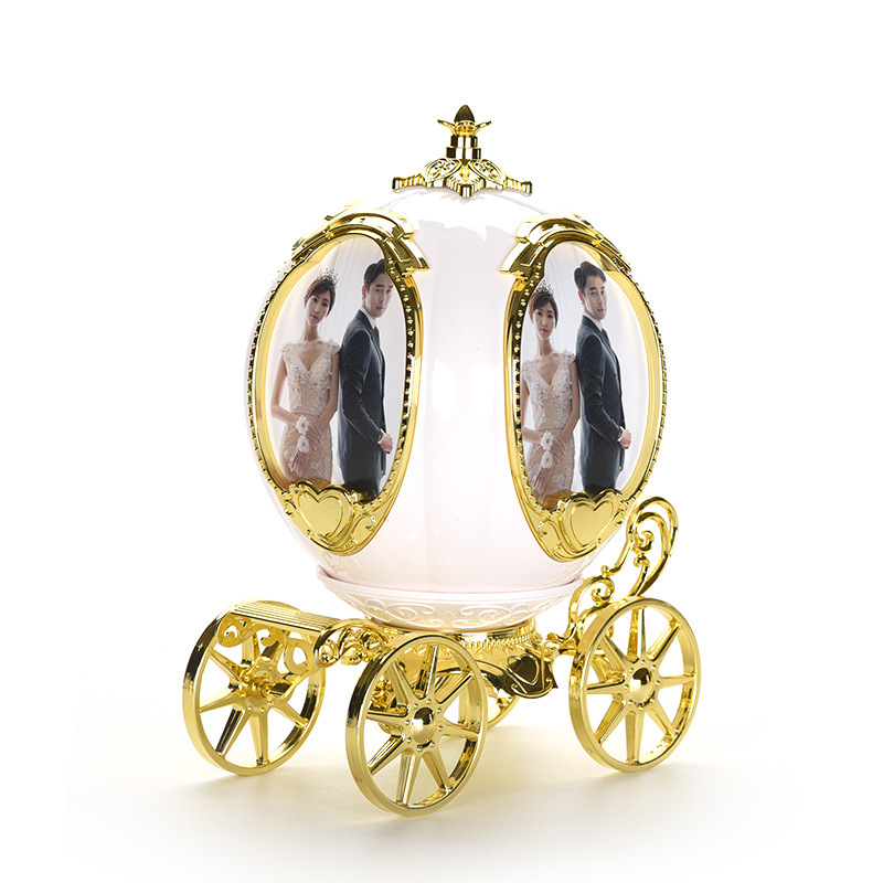 厂家直销八音盒皇家马车带相架南瓜马车多功能音乐盒创意礼品