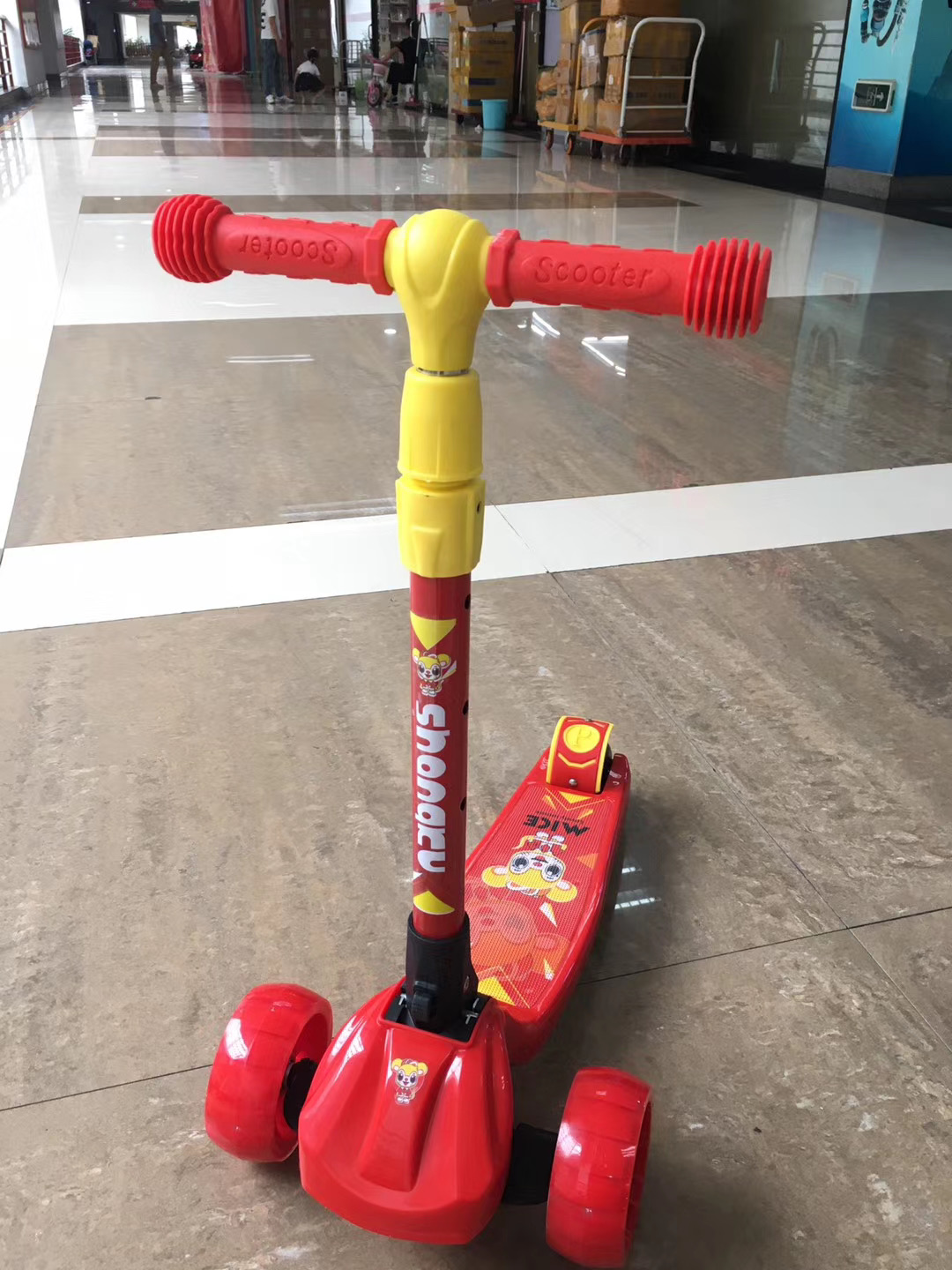 新款儿童滑板车3-13岁一键折叠便携式PU闪光轮底板彩灯款