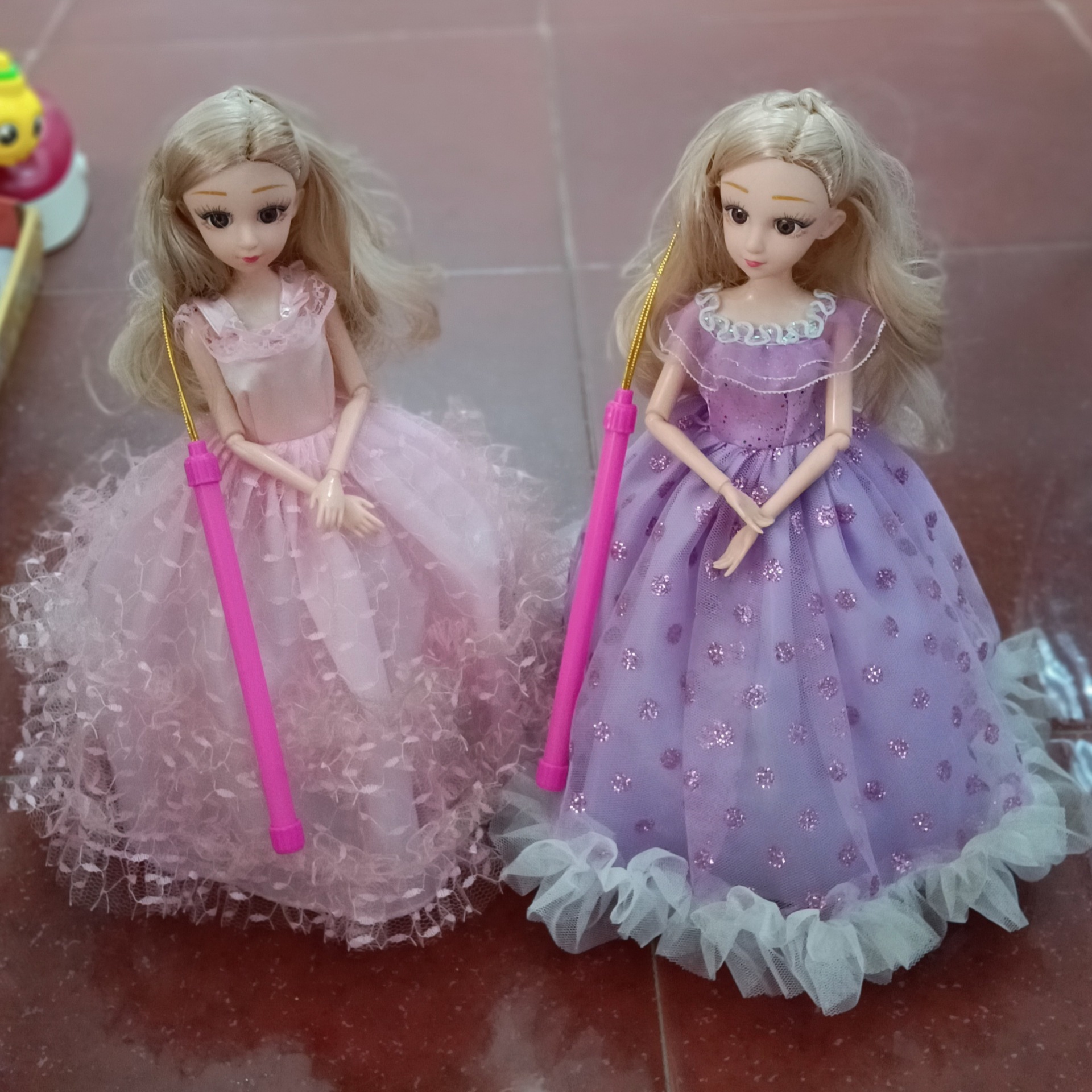 电动万向礼服公主灯笼 夜市摆地摊灯笼玩具批发