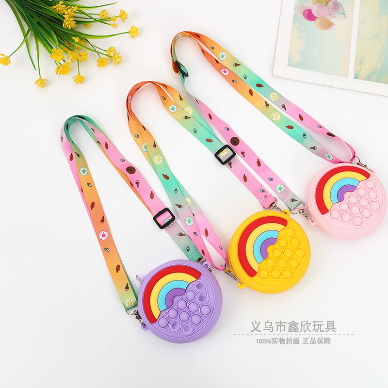 跨境新款彩虹灭鼠先锋包包可爱减压益智泡泡玩具包儿童斜挎硅胶包