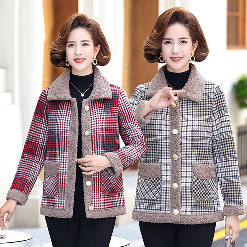 妈妈外套秋冬装加绒厚棉衣2021新款中老年女装洋气短款羊羔绒衣服