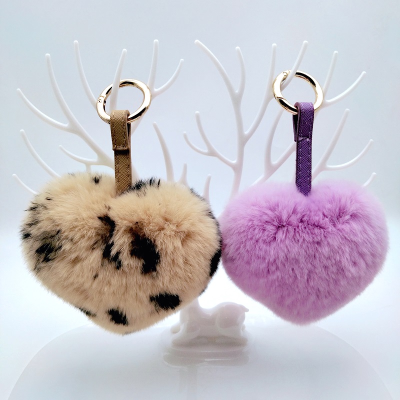 新款钥匙扣爱心毛球钥匙扣仿獭兔毛桃心书包挂件汽车饰品挂饰批发