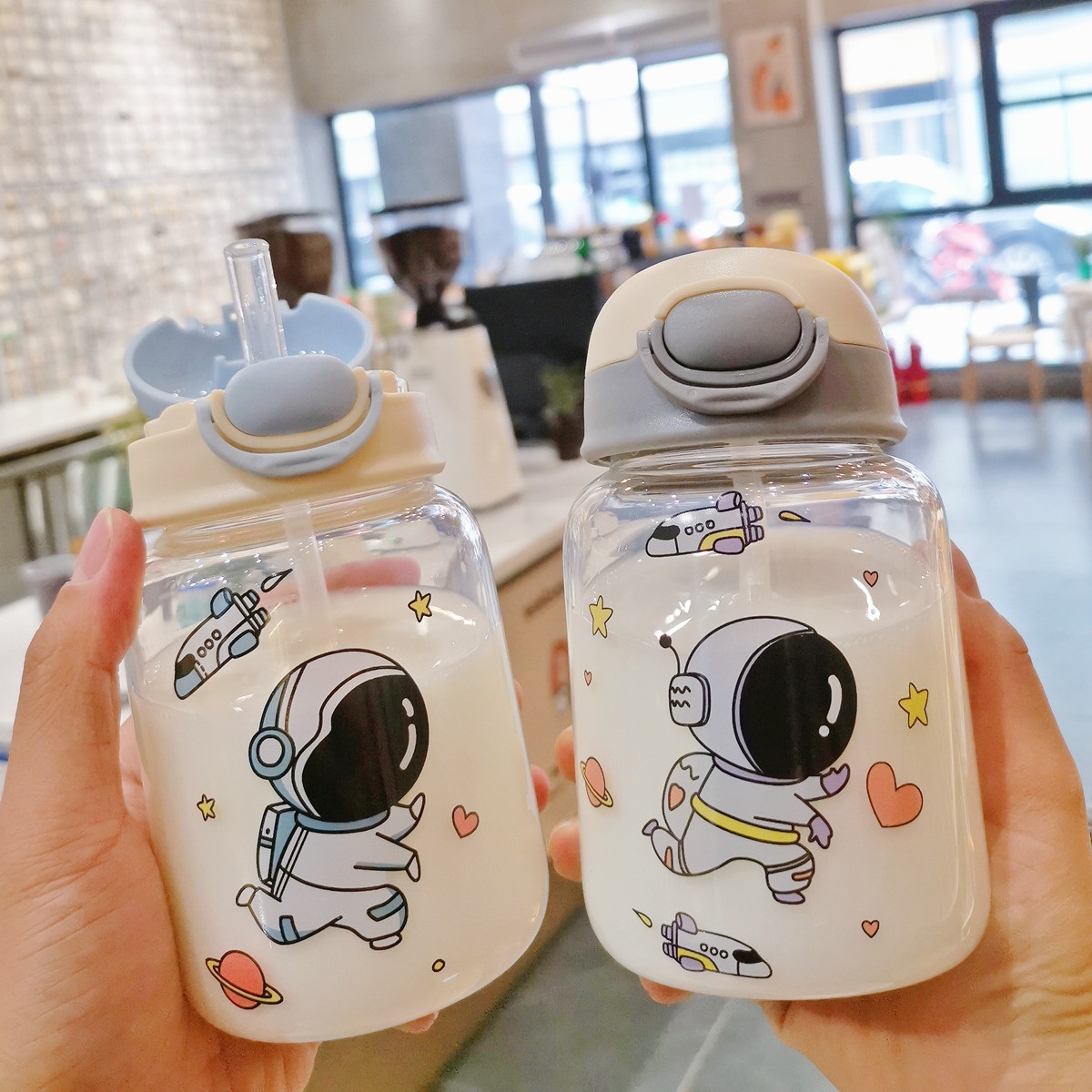 新款胖胖太空人吸管玻璃杯可爱快乐星球便携水杯密封弹盖学生
