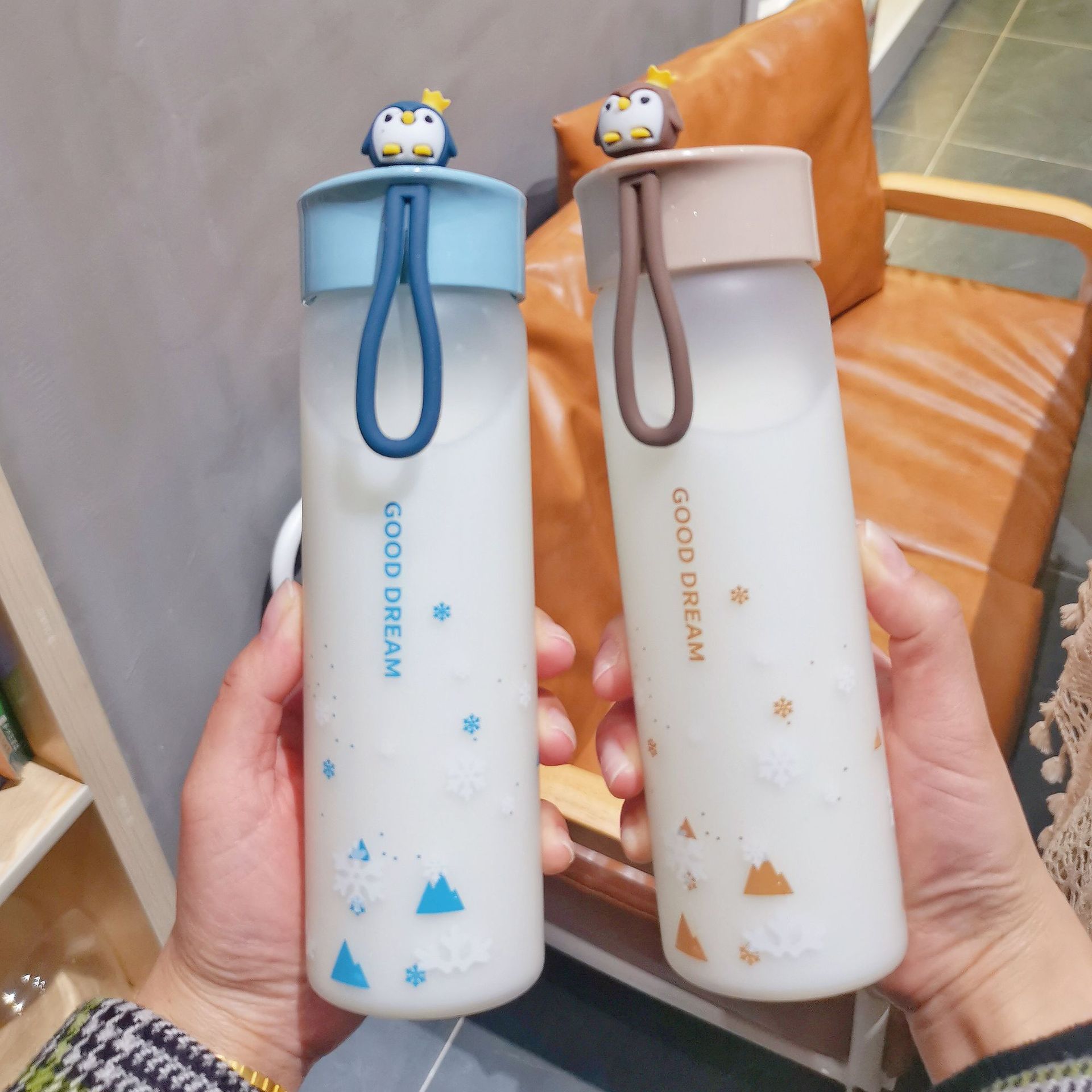 可爱公仔玻璃杯女生高颜值韩版水杯密封便携耐高温学生情侣随