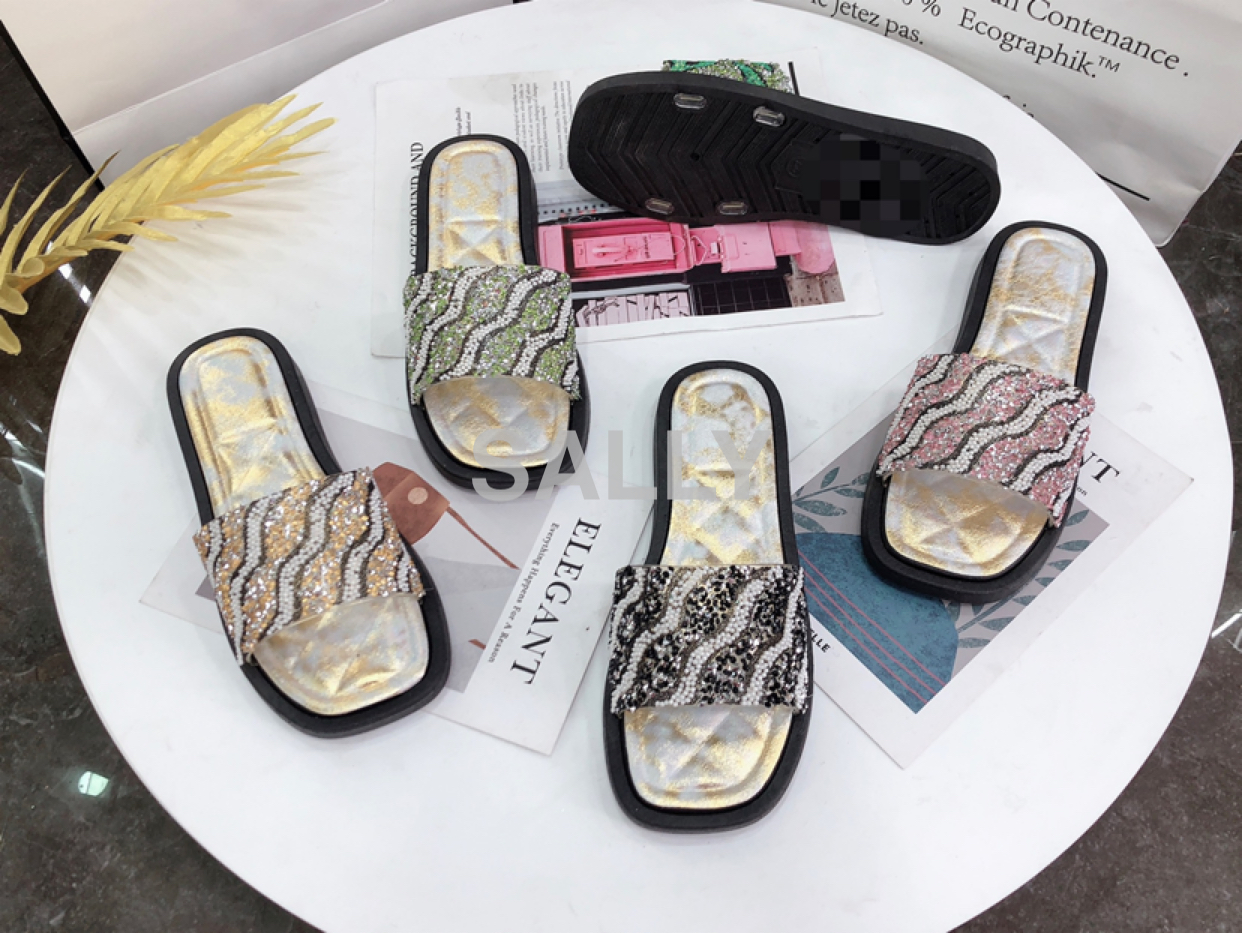 2022新款时尚夏季拖鞋