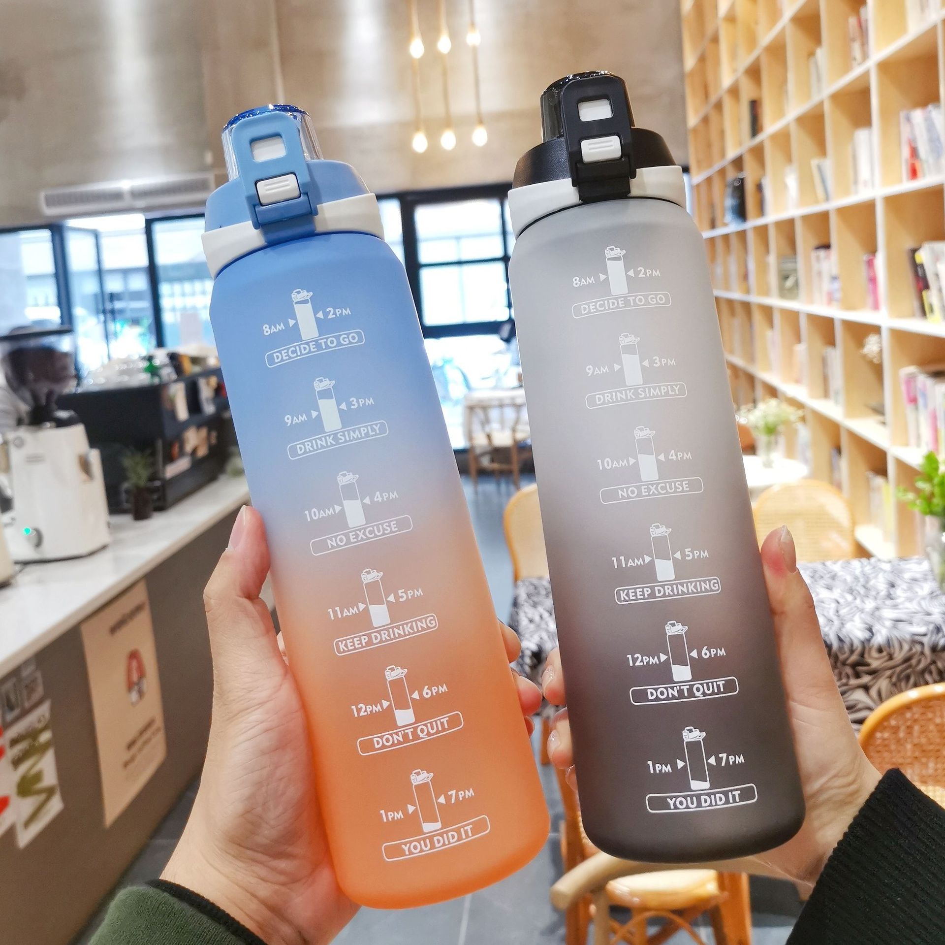 新款时尚大容量户外磨砂塑料杯渐变运动便携水壶炫彩太空直饮