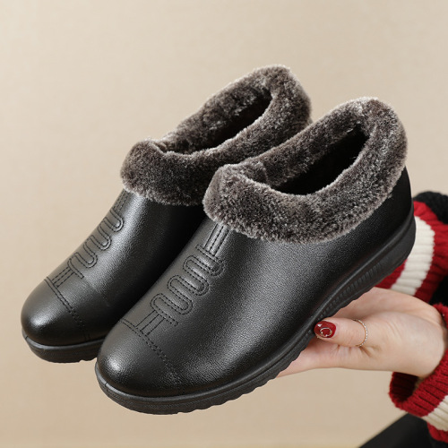 Old Beijing Women‘s Cotton Shoes Mother Velvet Thermal Non-Slip Flat Old Lady Slip-on Middle-Aged and Elderly Cotton-Padded Leather Shoes