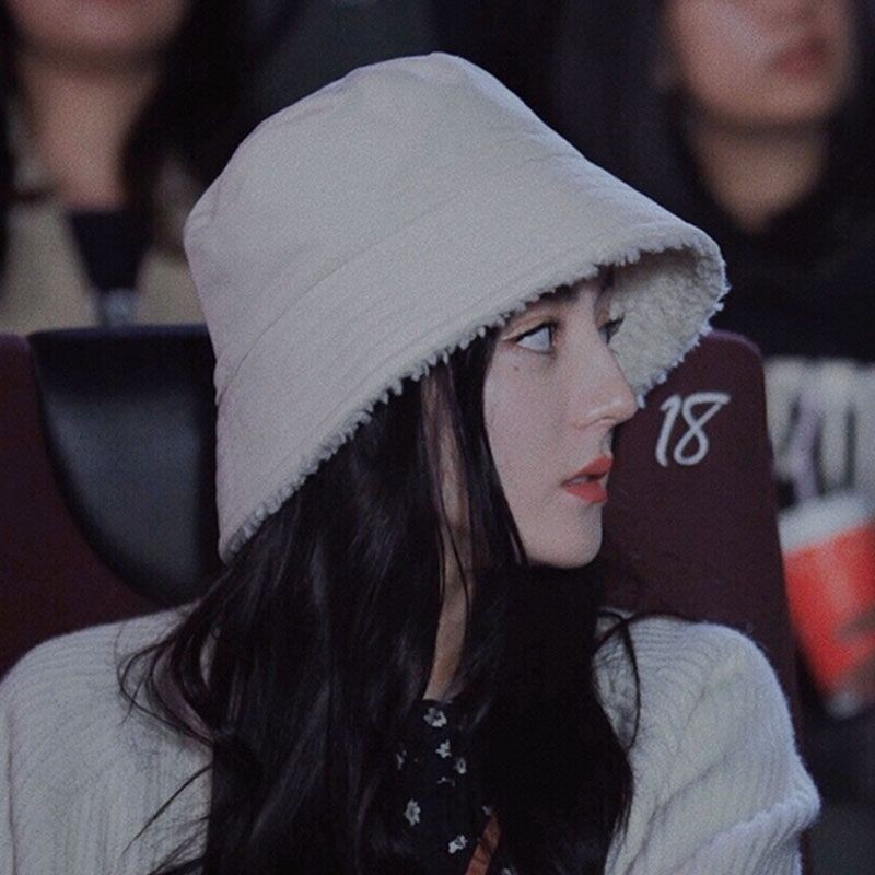 新款白色羊羔绒双面渔夫帽子女春秋水桶帽圆脸适合的帽子