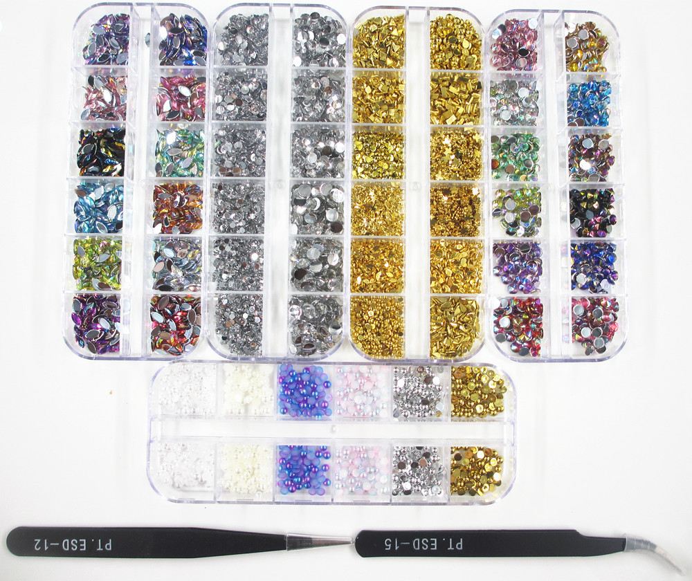 美甲水钻 人鱼珍珠 朋克铆钉 马眼亮片 12格长方形盒混装饰品