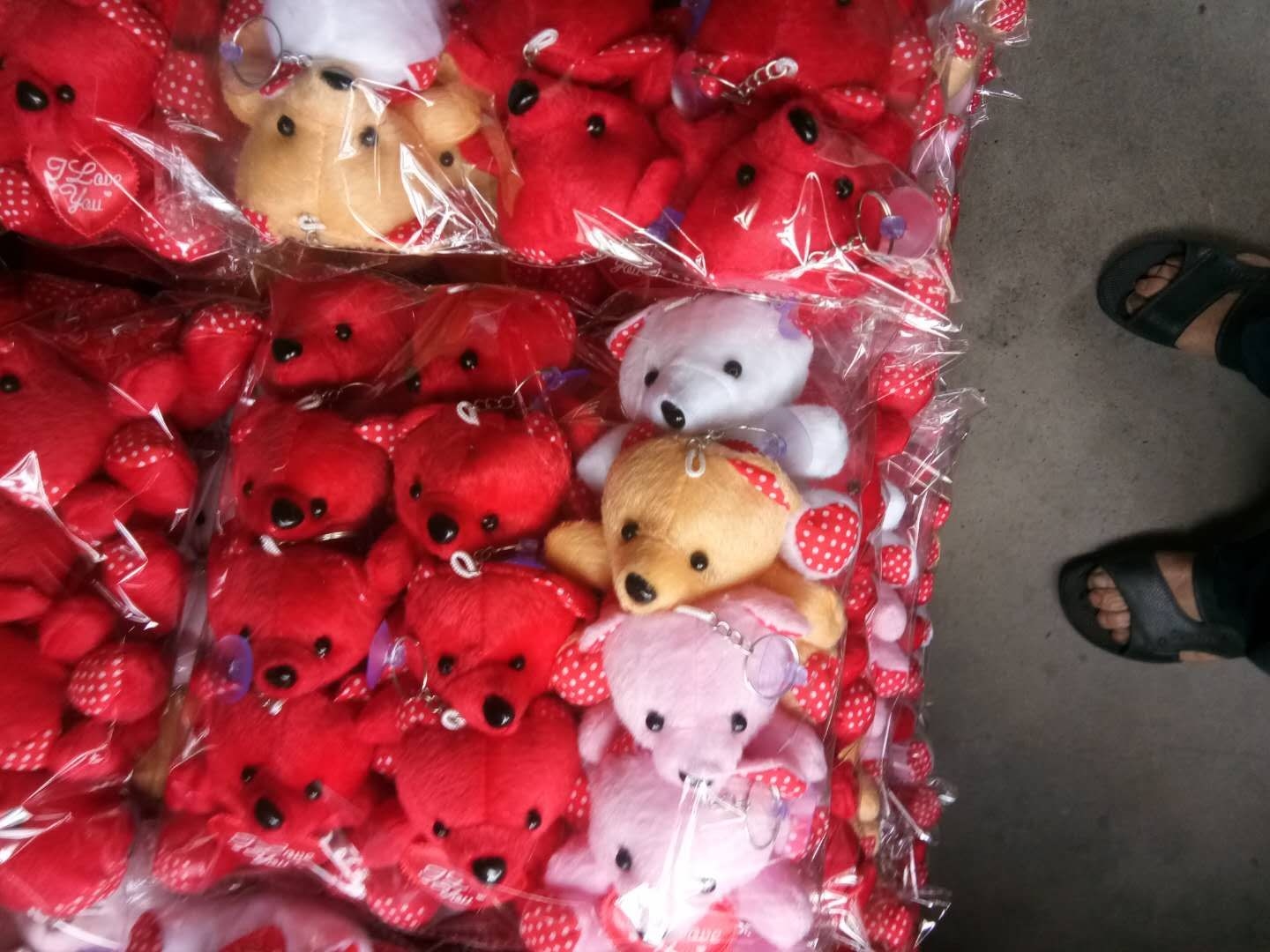 新款婚庆对娃婚车对熊压床娃娃大号抱心熊大白熊头车吸盘装饰公仔