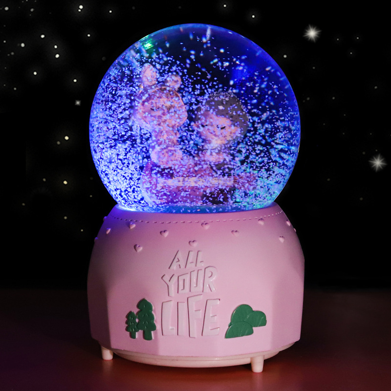 厂家情侣款水晶球恋曲创意音乐盒发光飘雪情人节男生女生礼物批发