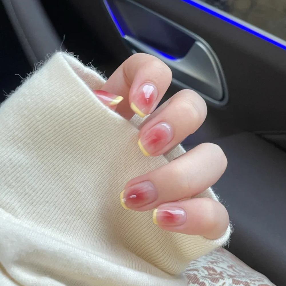 小红书同款热销学生美甲甲片 秋冬季美甲 简约腮红法式假指甲贴片