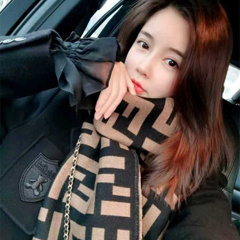 2021新款围巾女冬季仿羊绒字母韩版百搭抖音直播网红大牌披肩批发
