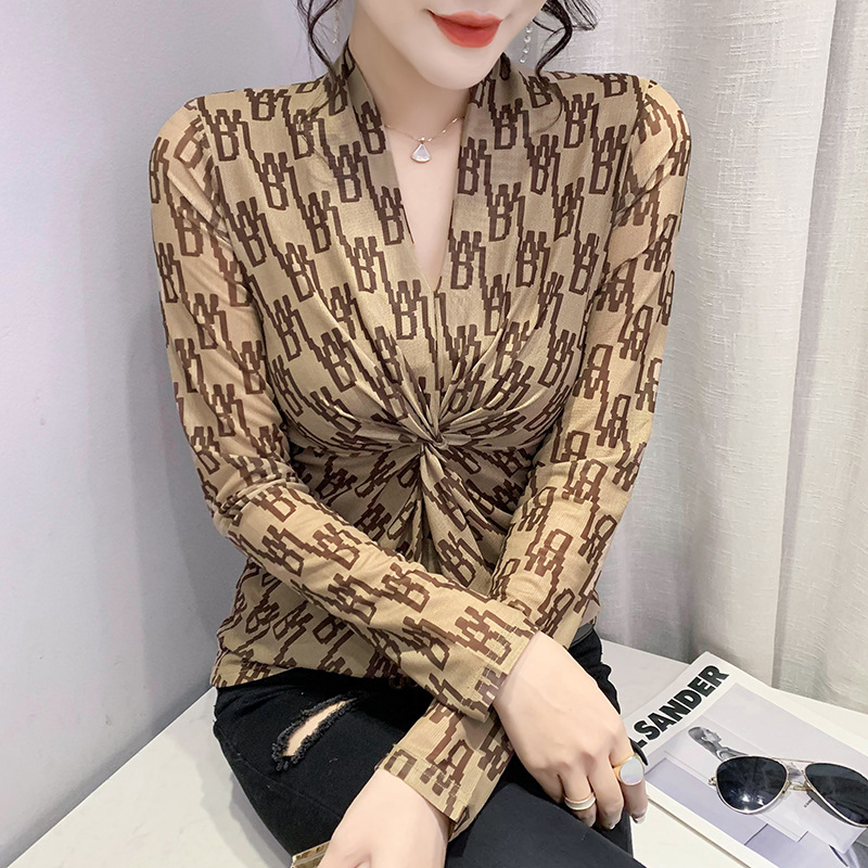 欧货2022春装新款气质修身性感时尚网纱字母褶皱V领长袖T恤女上衣