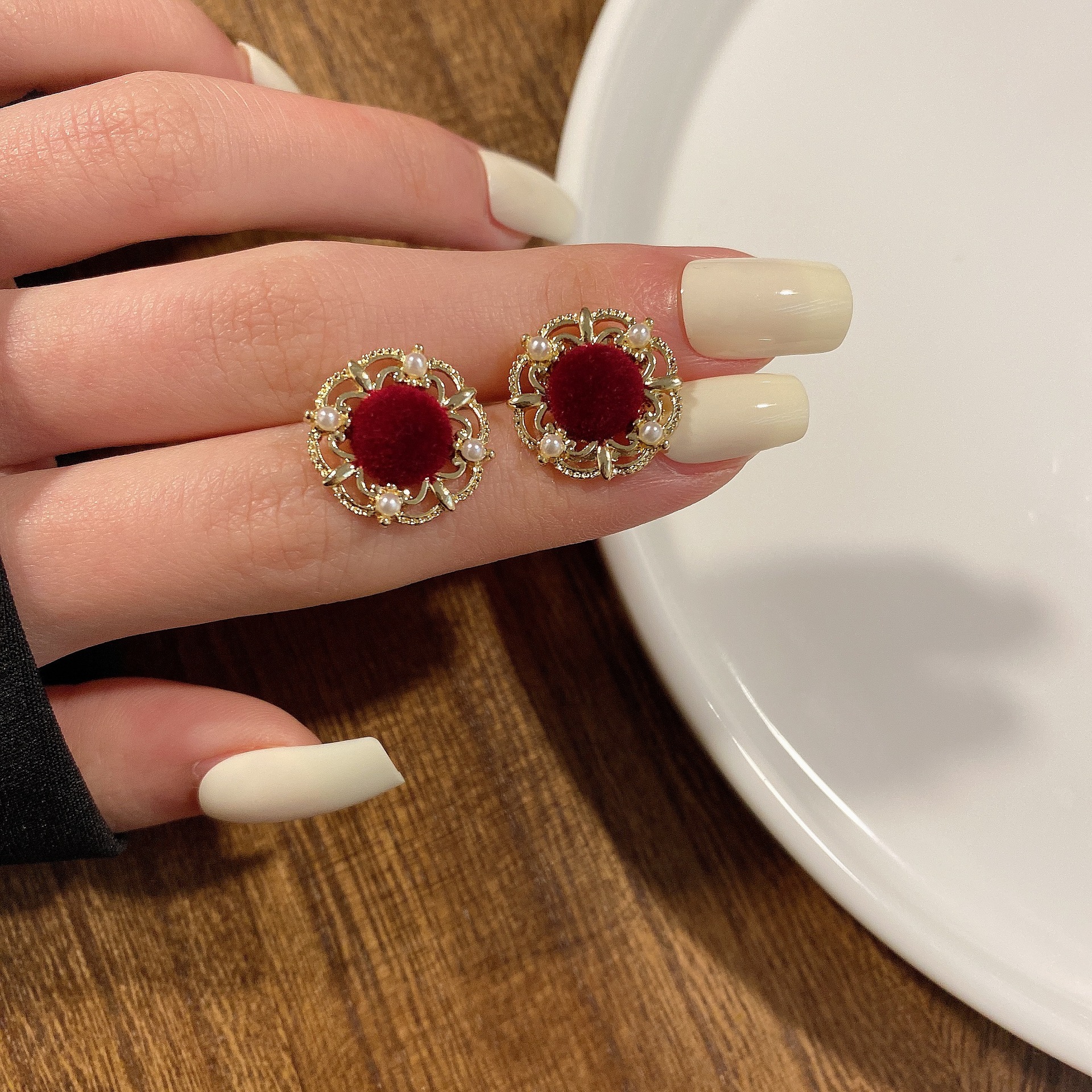 s925银精致丝绒酒红耳钉复古法式宫廷耳环女小众设计感无耳洞耳夹