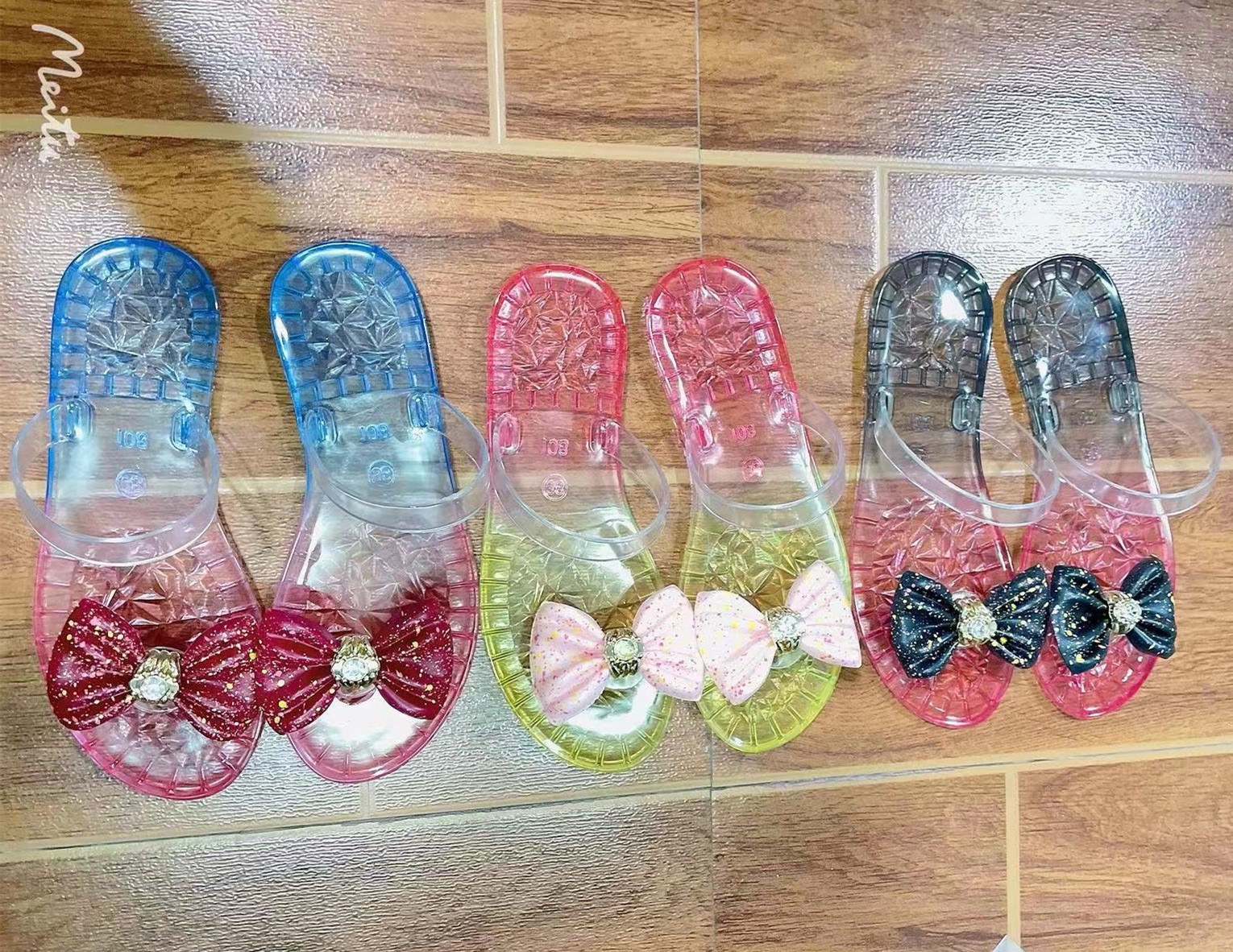 拖鞋女夏水晶透明ins网红室内浴室防滑软底外穿韩版时尚凉拖鞋女
