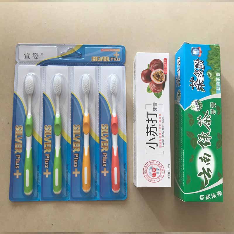 【三件套】云南绿茶 百香果水果牙膏一卡四支软毛牙刷 三件套