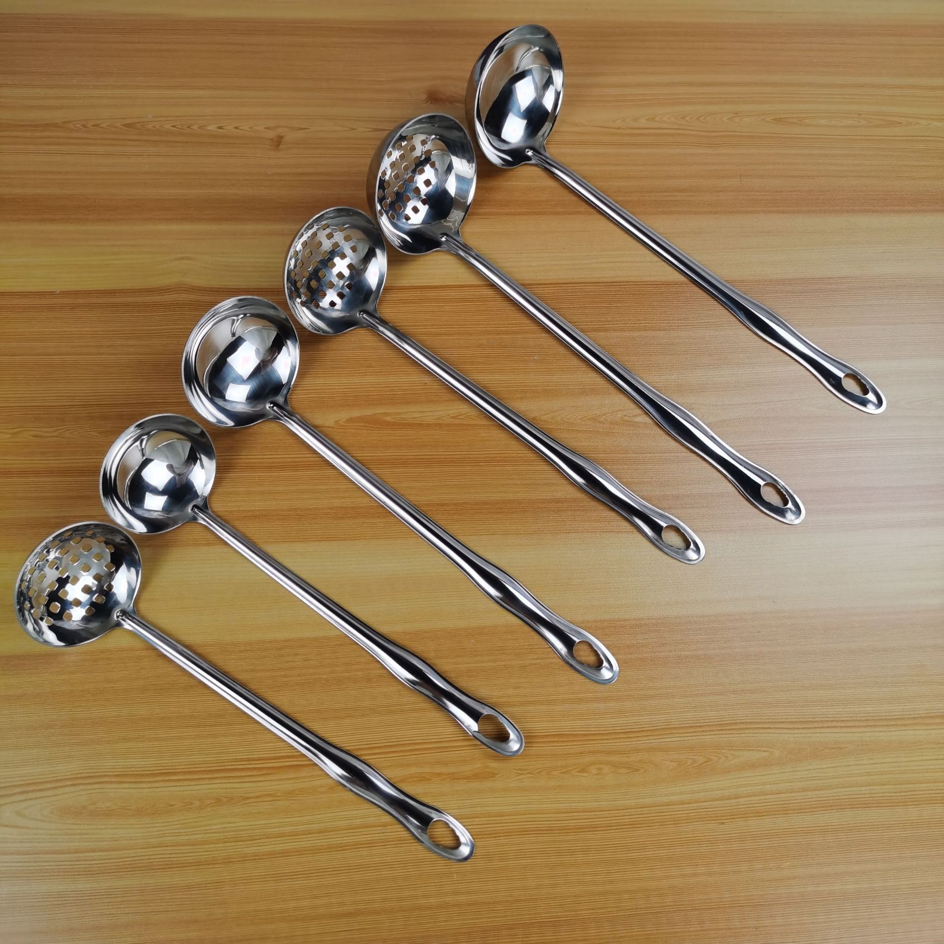 不锈钢汤勺6分7分火锅勺子 加长柄汤壳叶滴汤漏厨房家居酒店用品