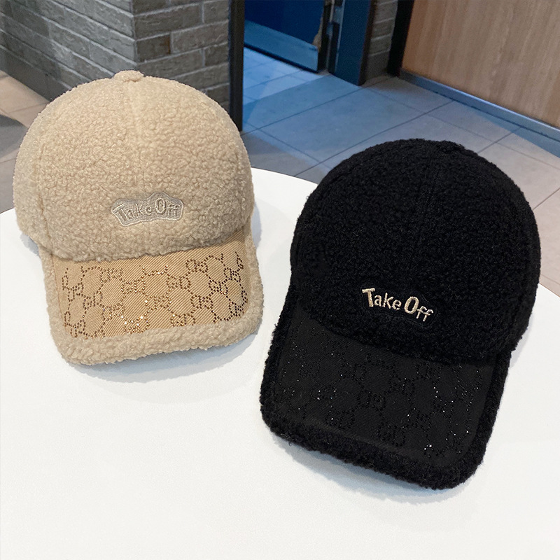 韩国羊羔绒水钻字母棒球帽子冬女显脸小保暖时尚百搭毛绒鸭舌帽潮