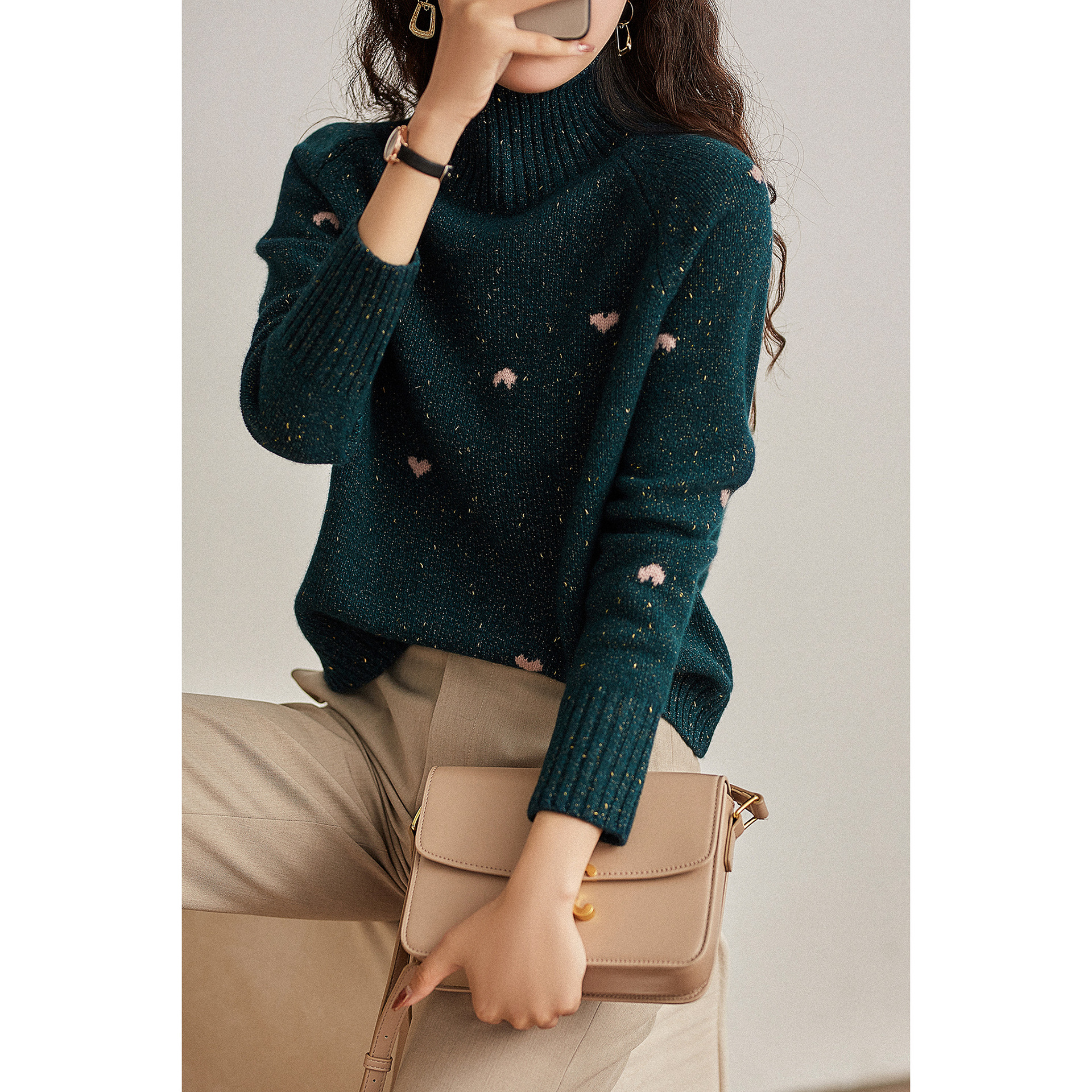 の星河灿烂“气质孔雀蓝” 爱心提花亮丝高领羊毛针织衫EGZY47211